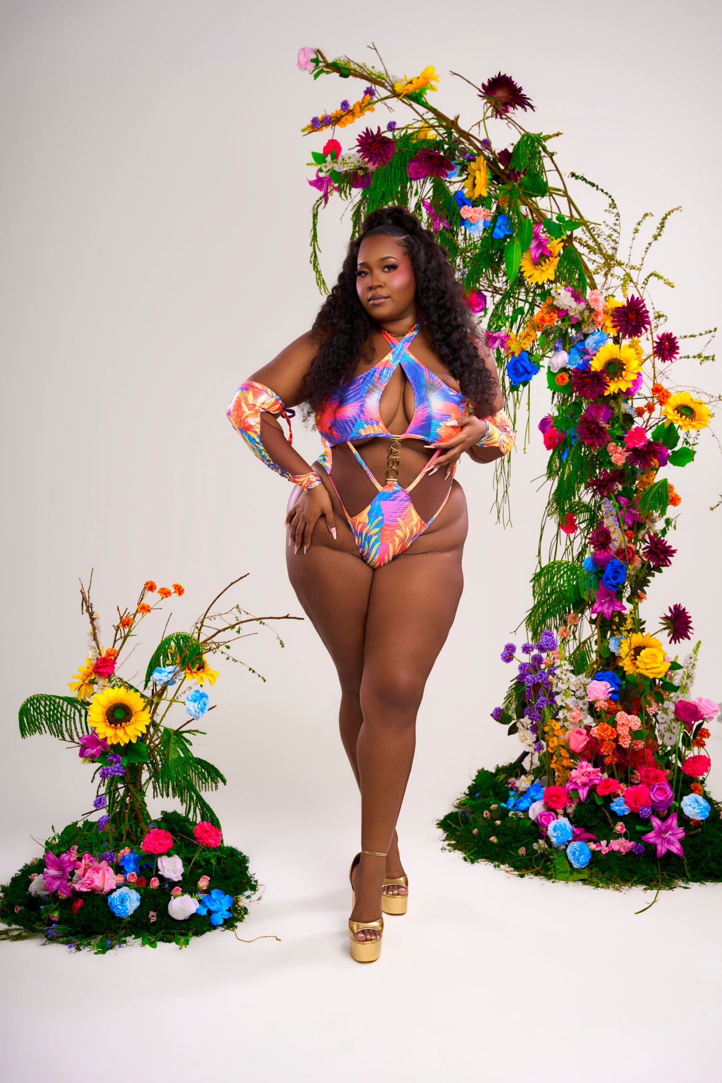 IVY. Hibiscus Print/Monochrome